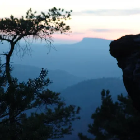 Mirror Krásná Lípa