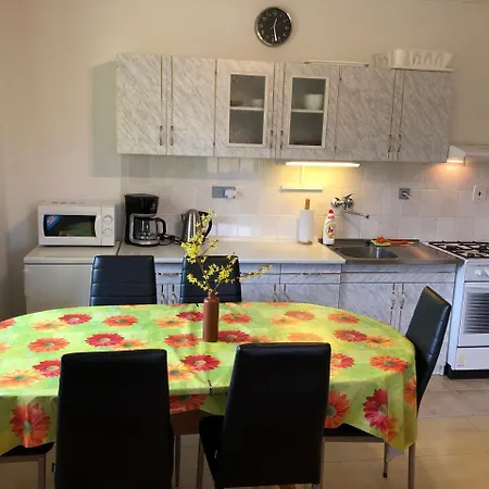 Mirror Διαμέρισμα